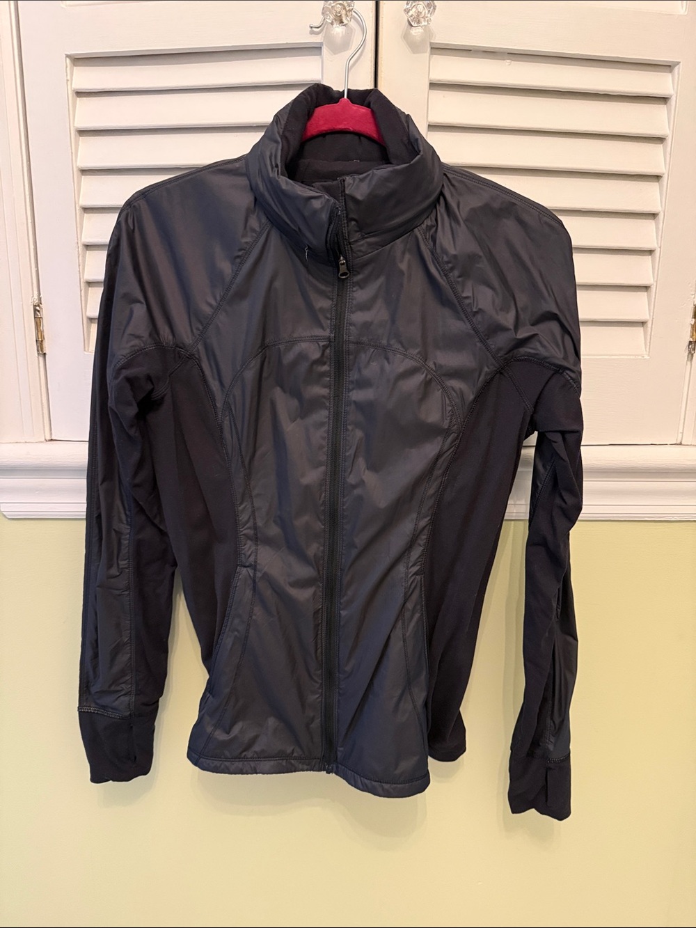 Lululemon Athletica Rush Hour Jacket - size 6